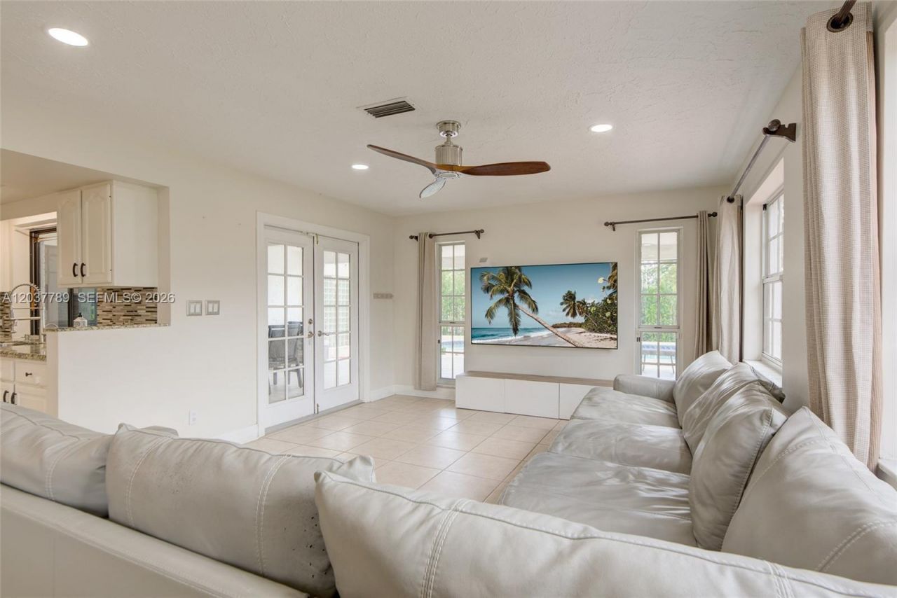 1300 NW 122 Ave, Plantation, FL 33323 Photo