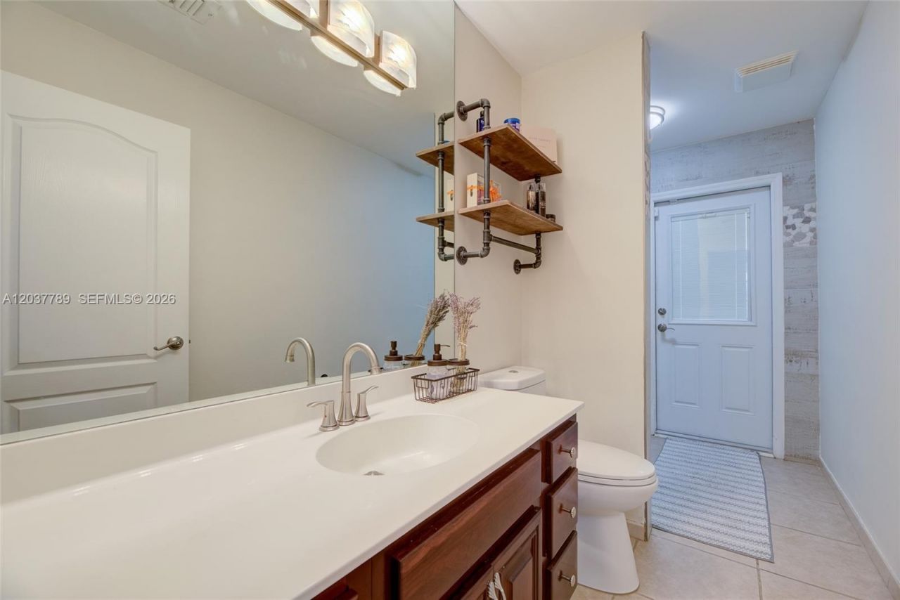 1300 NW 122 Ave, Plantation, FL 33323 Photo