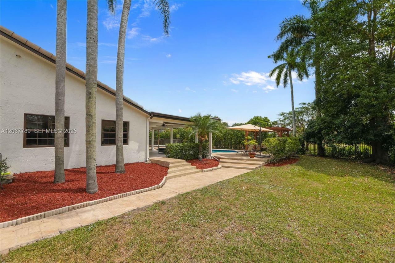 1300 NW 122 Ave, Plantation, FL 33323 Photo