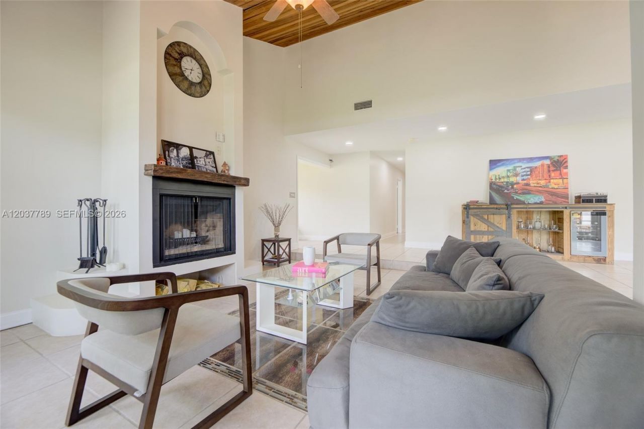 1300 NW 122 Ave, Plantation, FL 33323 Photo