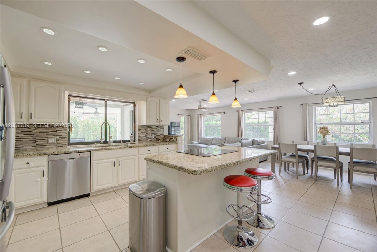 1300 NW 122 Ave, Plantation, FL 33323 Photo