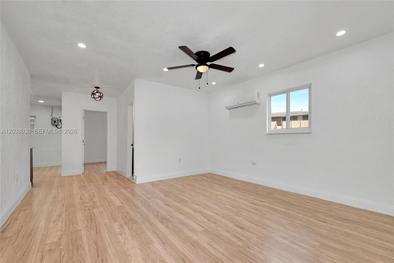 2501 NW 55th Ter , Miami, FL 33142 Photo