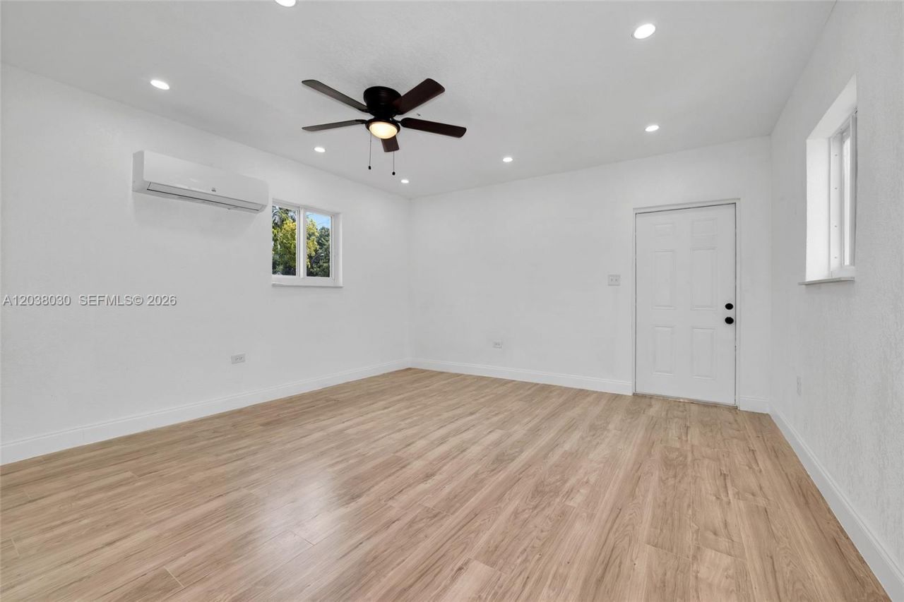 2501 NW 55th Ter , Miami, FL 33142 Photo