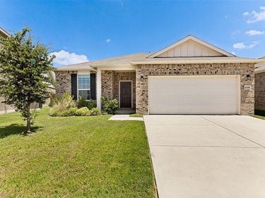 1009 Briarbush Court, Fort Worth, TX 76131