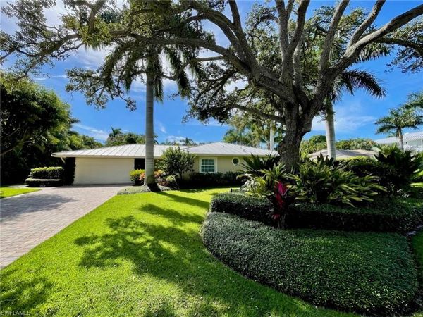 330 Putter Point DR , NAPLES, FL 34103