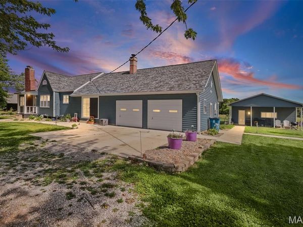 23035 Dubois Blacktop Road , Dubois, IL 62831
