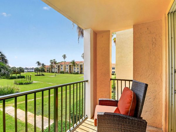 135 Yacht Club Way, Unit 204, Hypoluxo, FL 33462