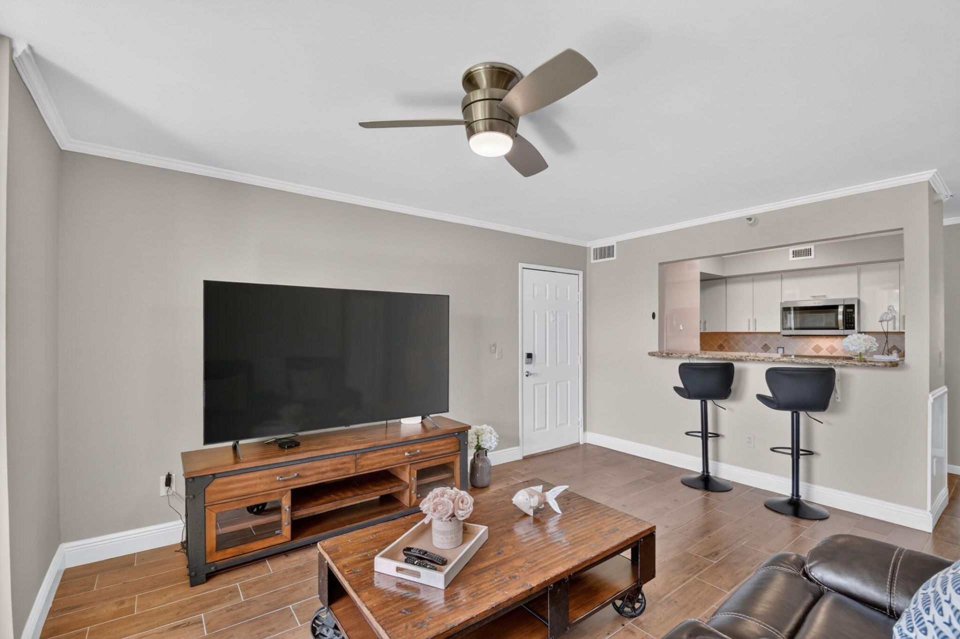 135 Yacht Club Way, Unit 204, Hypoluxo, FL 33462 Photo