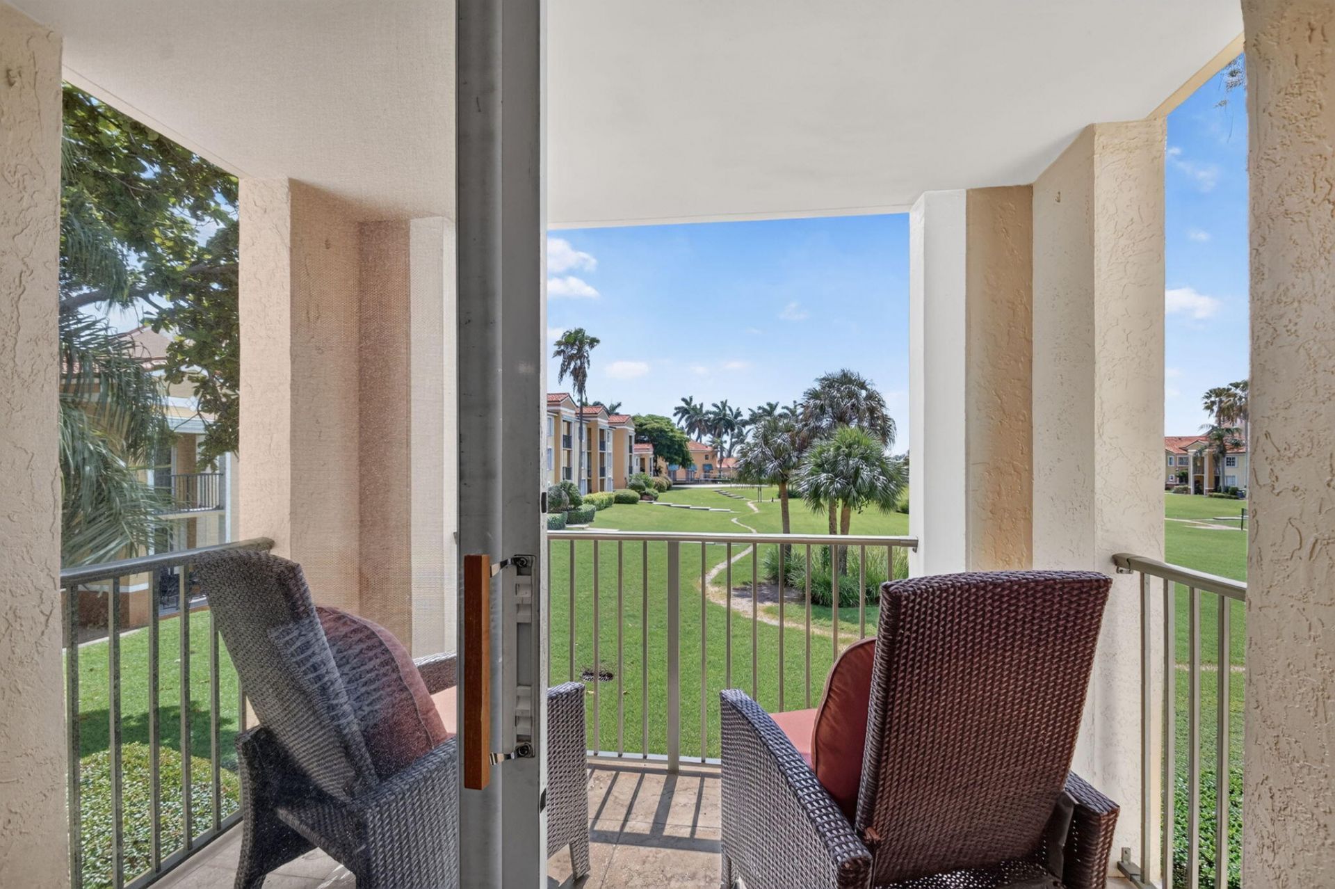 135 Yacht Club Way, Unit 204, Hypoluxo, FL 33462 Photo