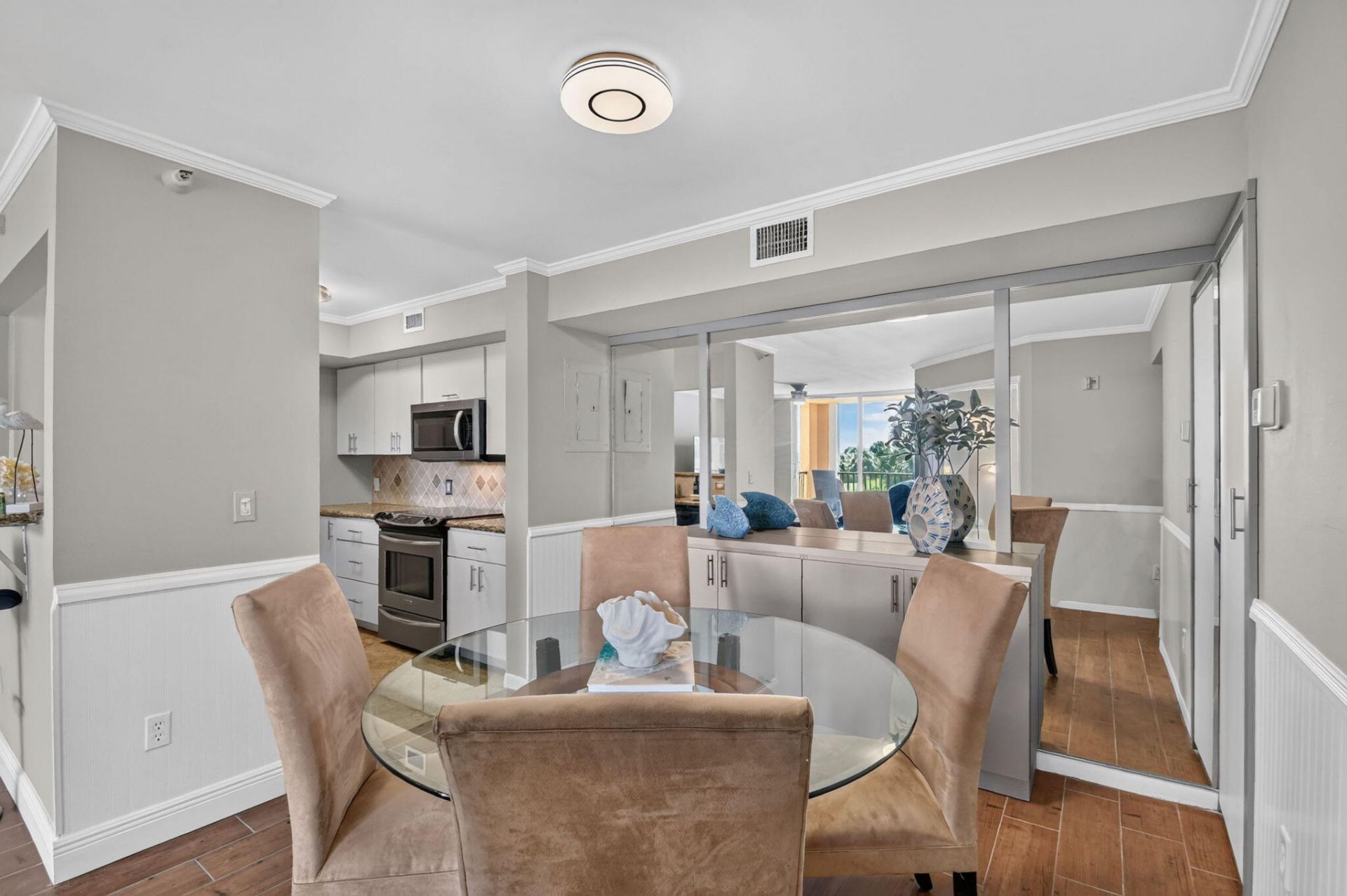 135 Yacht Club Way, Unit 204, Hypoluxo, FL 33462 Photo