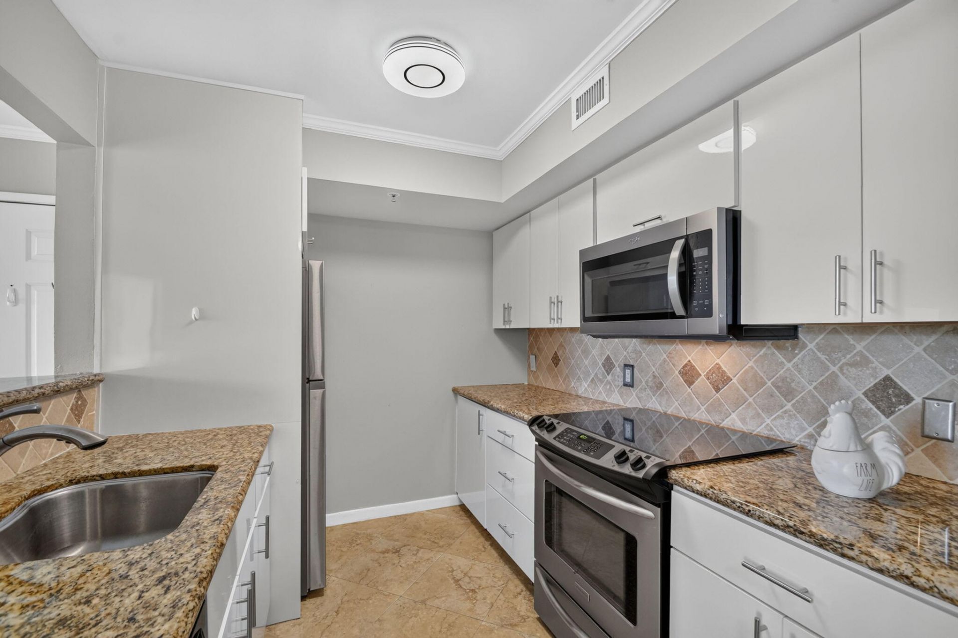 135 Yacht Club Way, Unit 204, Hypoluxo, FL 33462 Photo