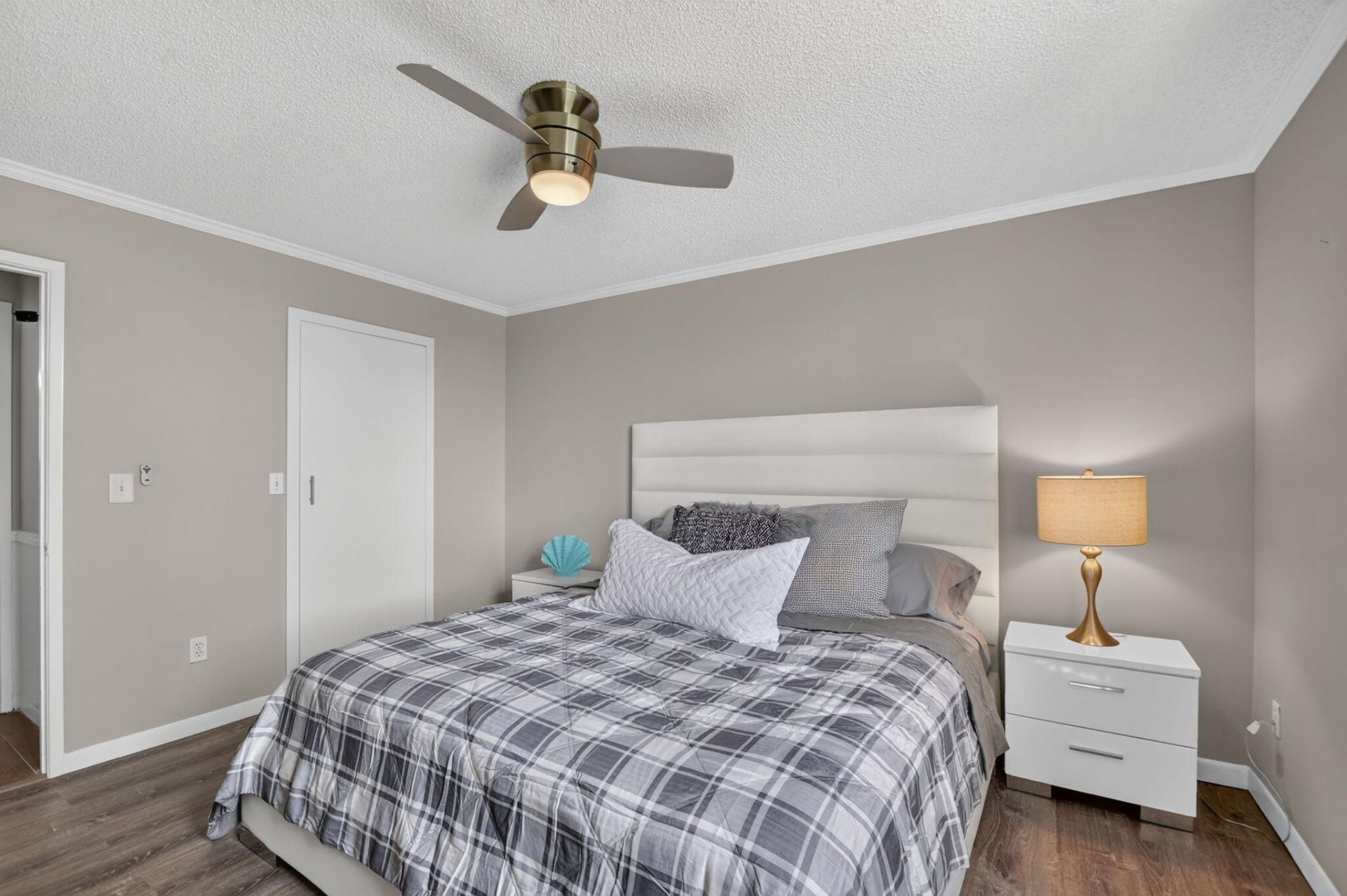 135 Yacht Club Way, Unit 204, Hypoluxo, FL 33462 Photo