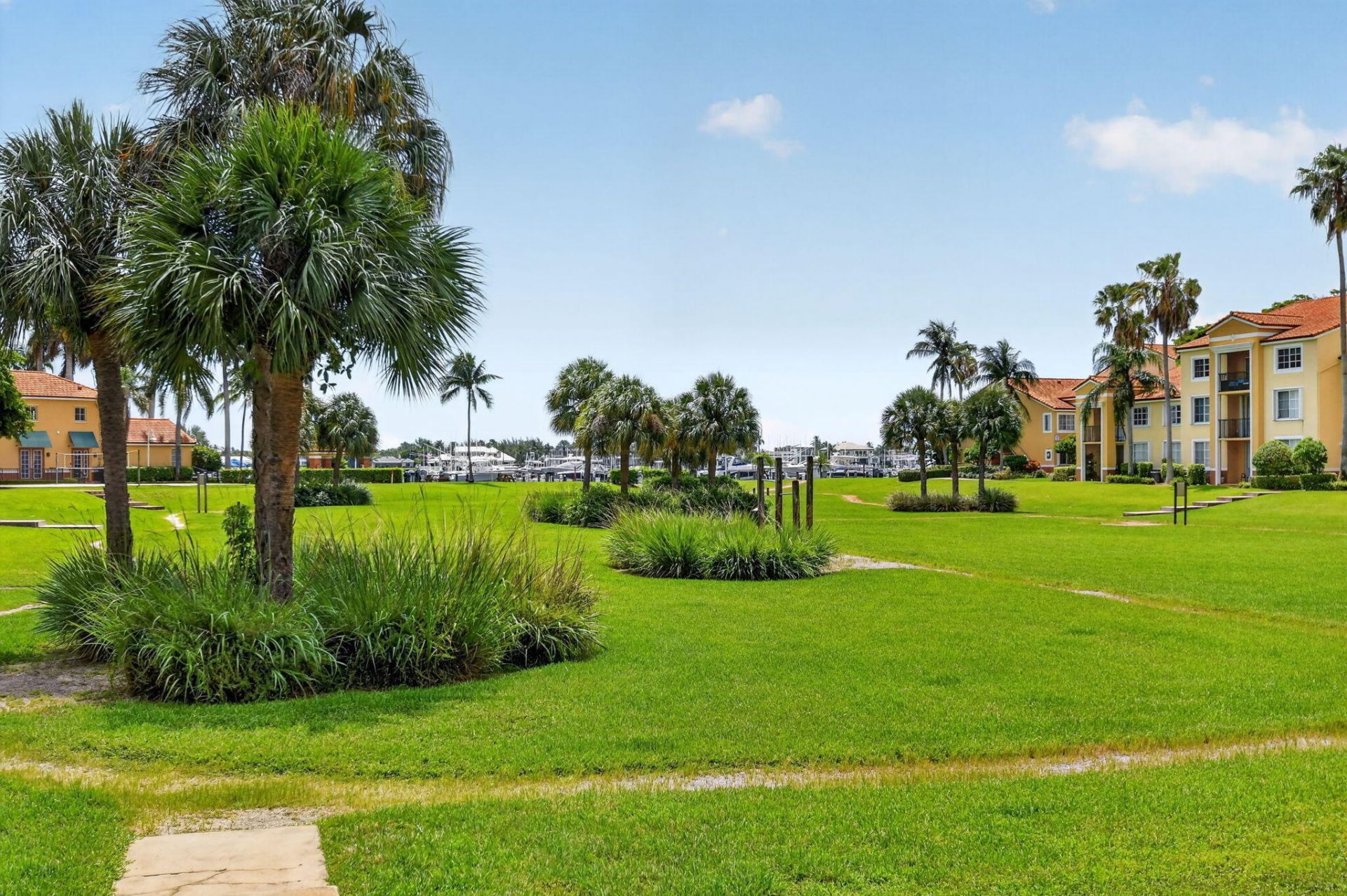 135 Yacht Club Way, Unit 204, Hypoluxo, FL 33462 Photo