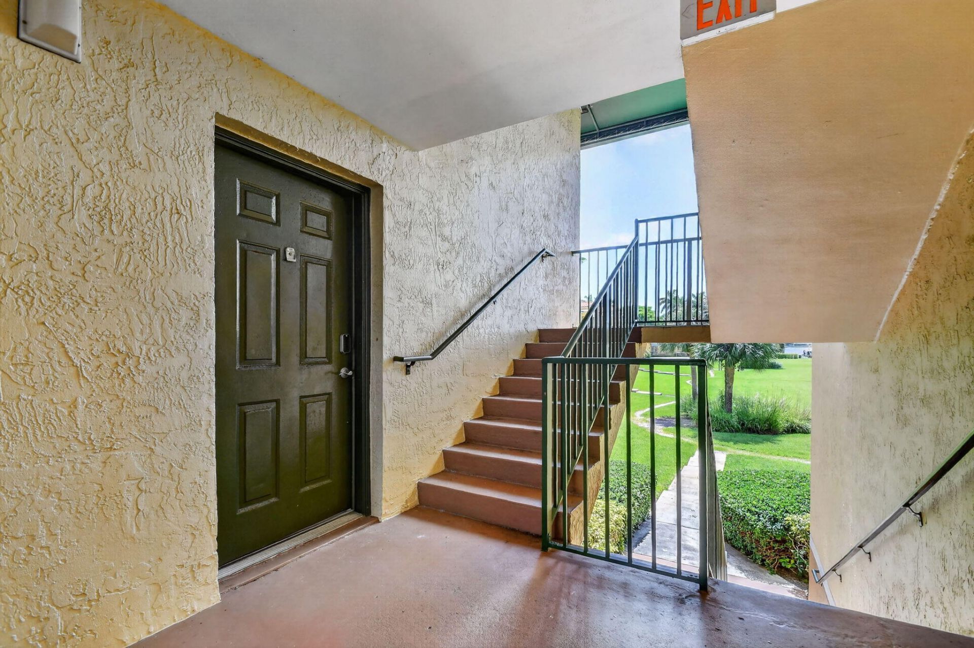 135 Yacht Club Way, Unit 204, Hypoluxo, FL 33462 Photo