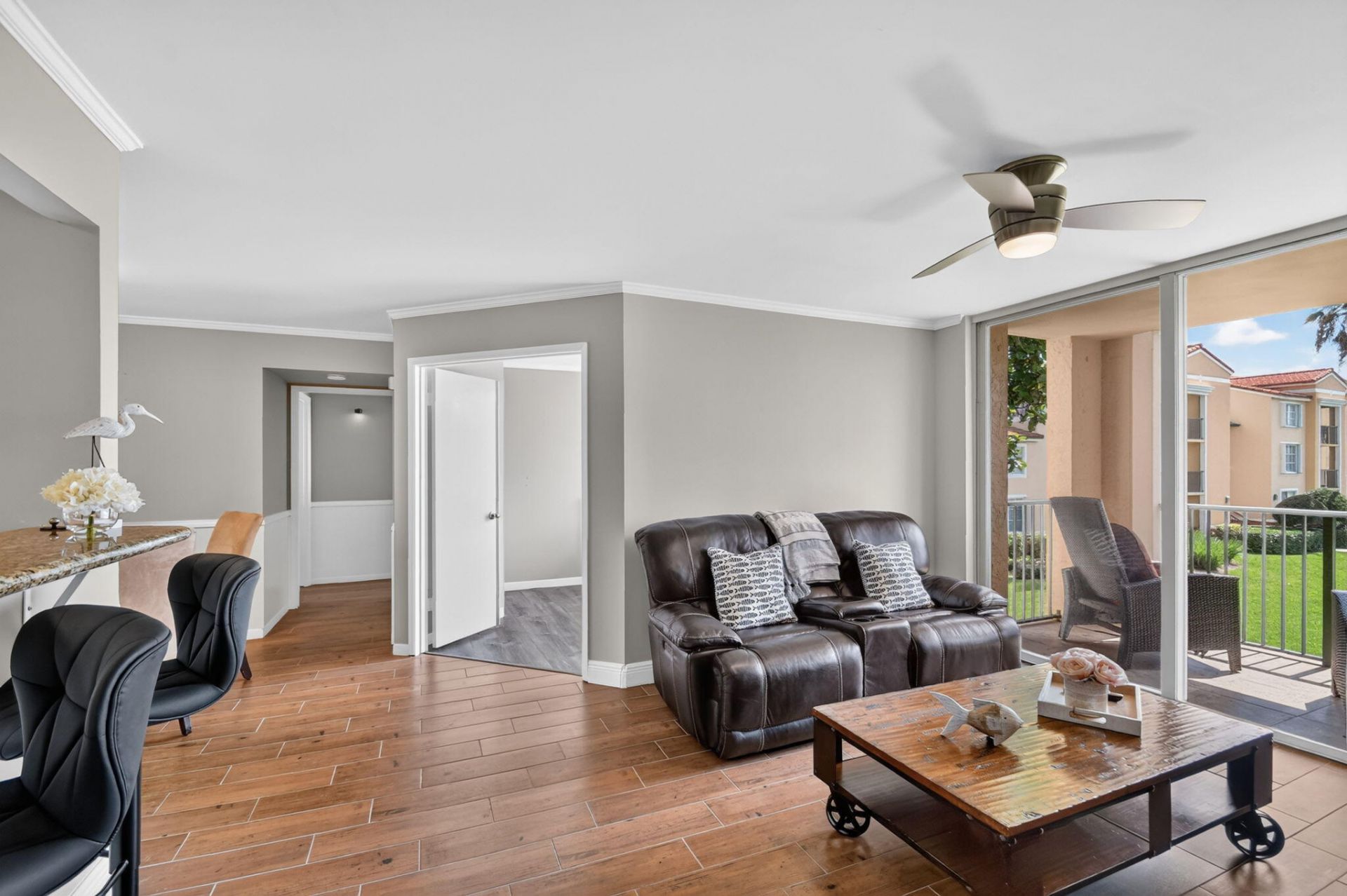 135 Yacht Club Way, Unit 204, Hypoluxo, FL 33462 Photo