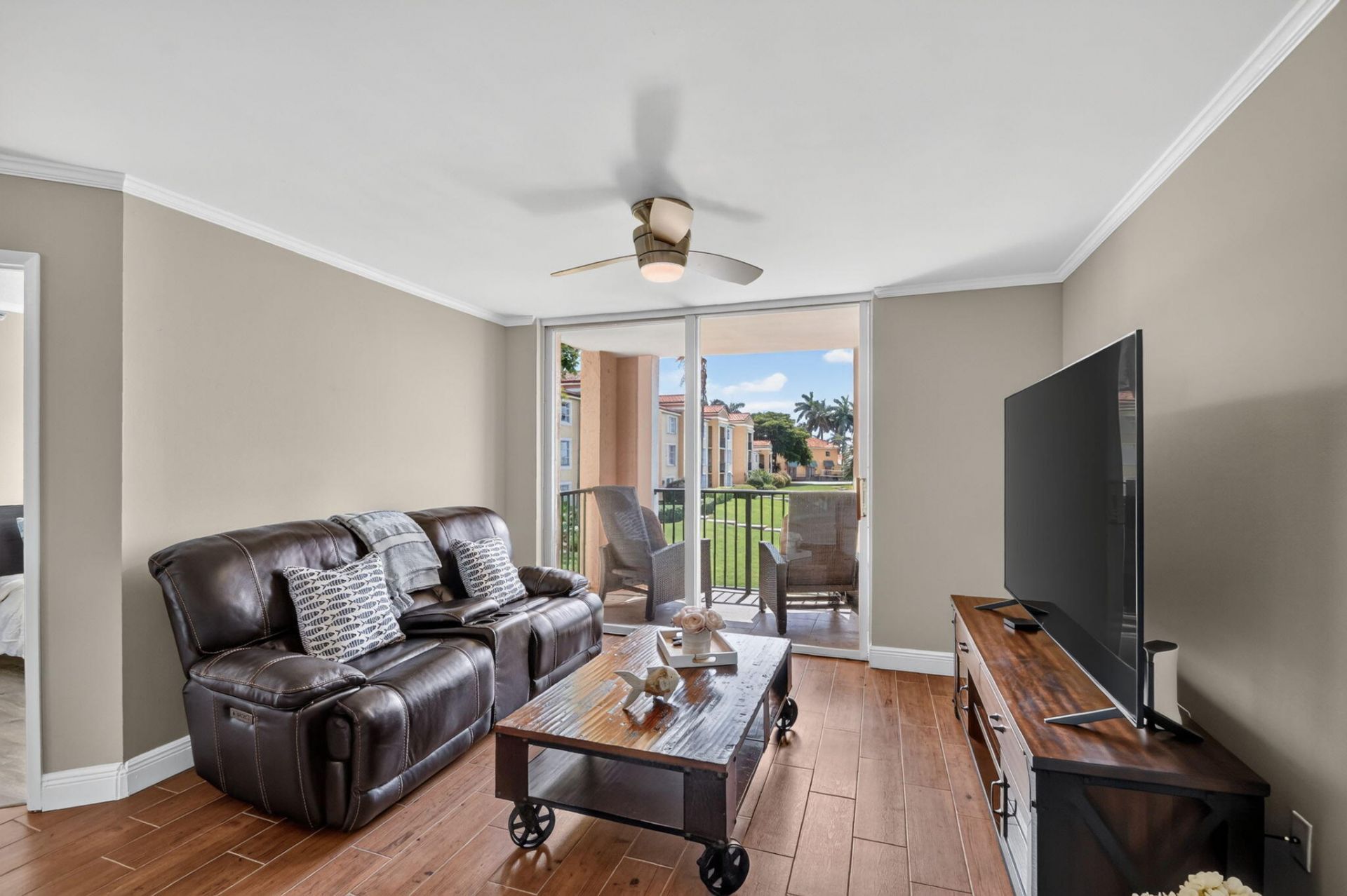135 Yacht Club Way, Unit 204, Hypoluxo, FL 33462 Photo
