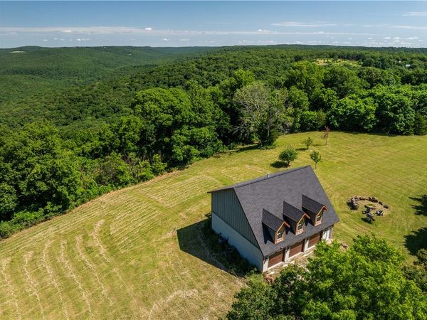 10022 W Devils Den Road , Winslow, AR 72959