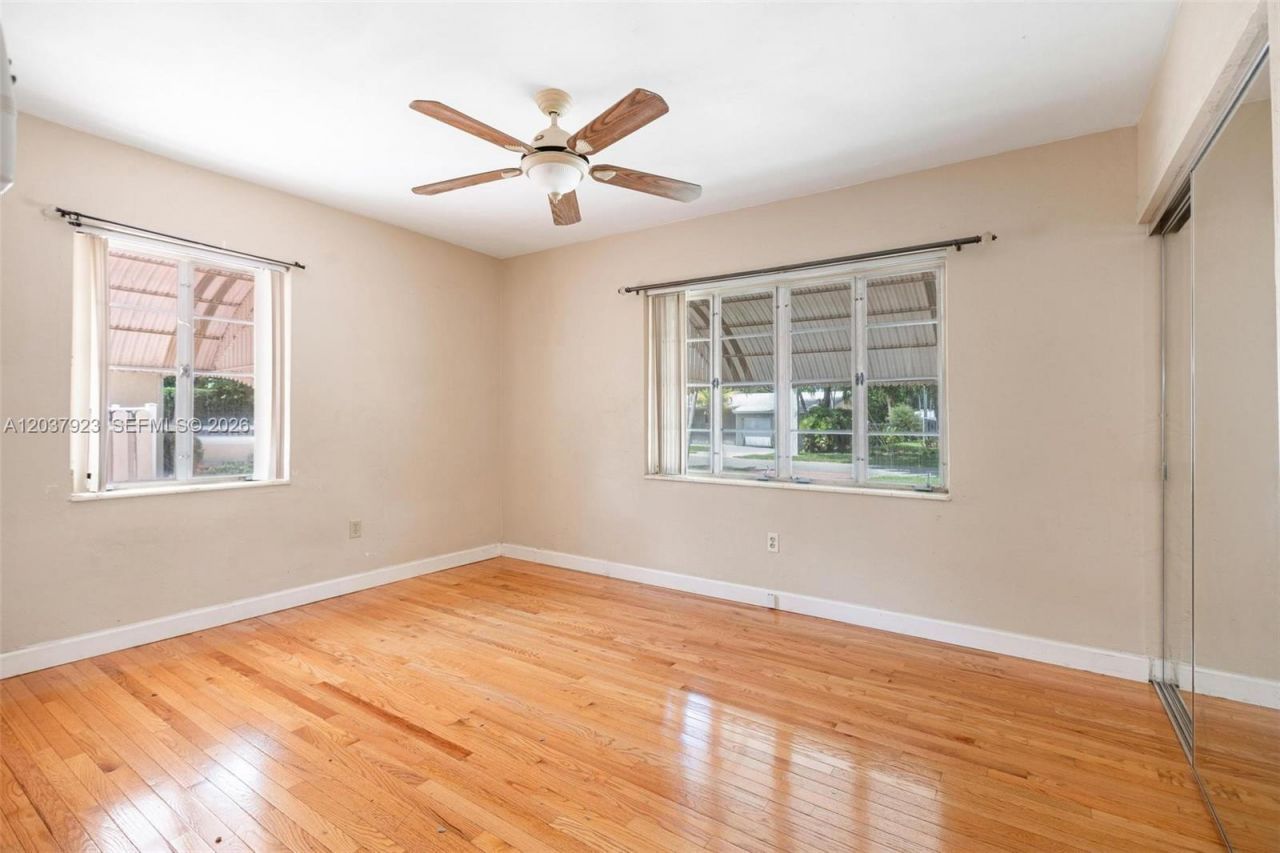 241 Hammond Dr , Miami Springs, FL 33166 Photo