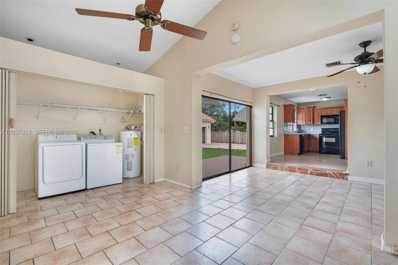 241 Hammond Dr , Miami Springs, FL 33166 Photo
