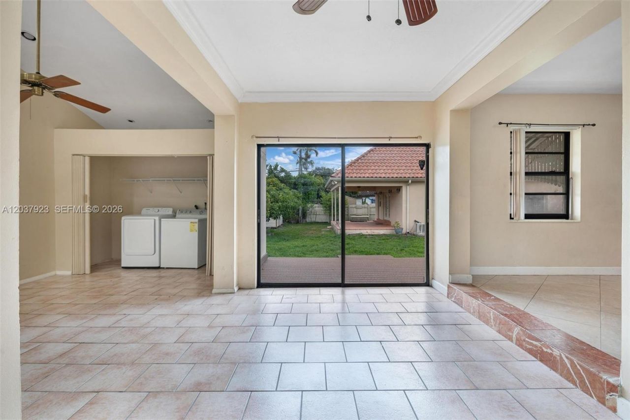 241 Hammond Dr , Miami Springs, FL 33166 Photo