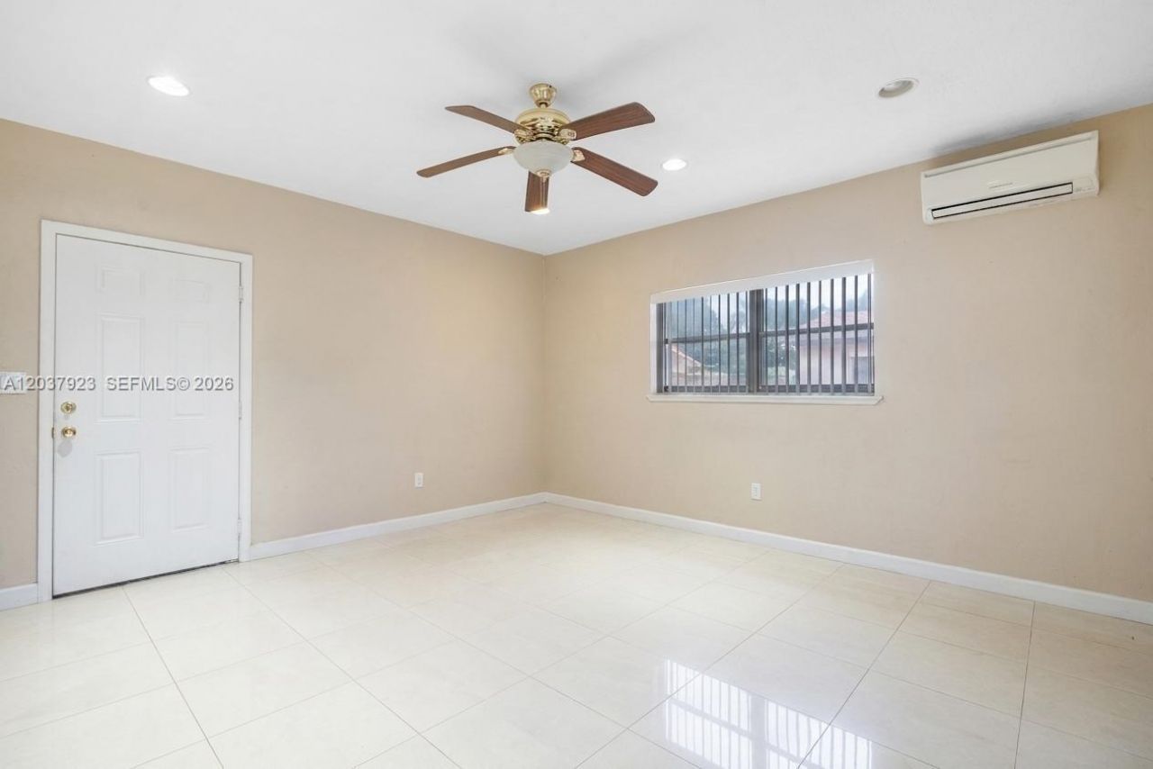 241 Hammond Dr , Miami Springs, FL 33166 Photo