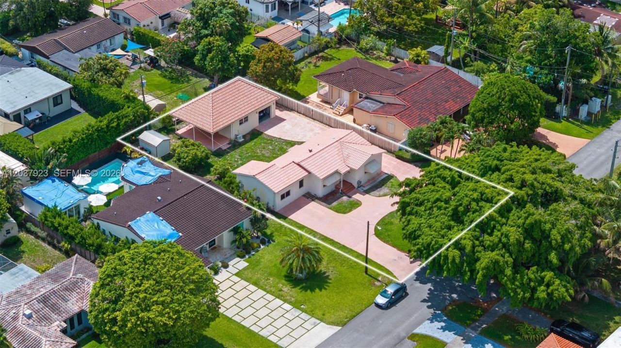 241 Hammond Dr , Miami Springs, FL 33166 Photo