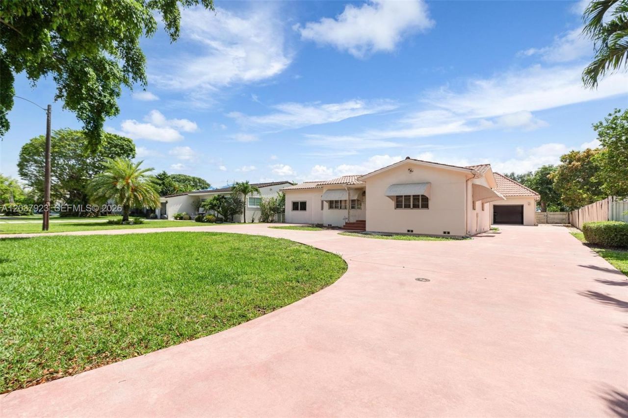 241 Hammond Dr , Miami Springs, FL 33166 Photo