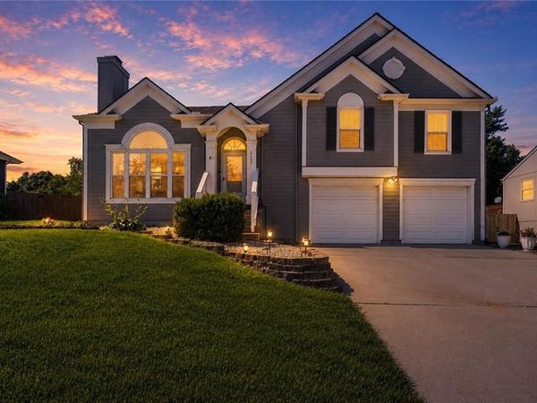 2137 7th Street, Lee's Summit, MO 64063