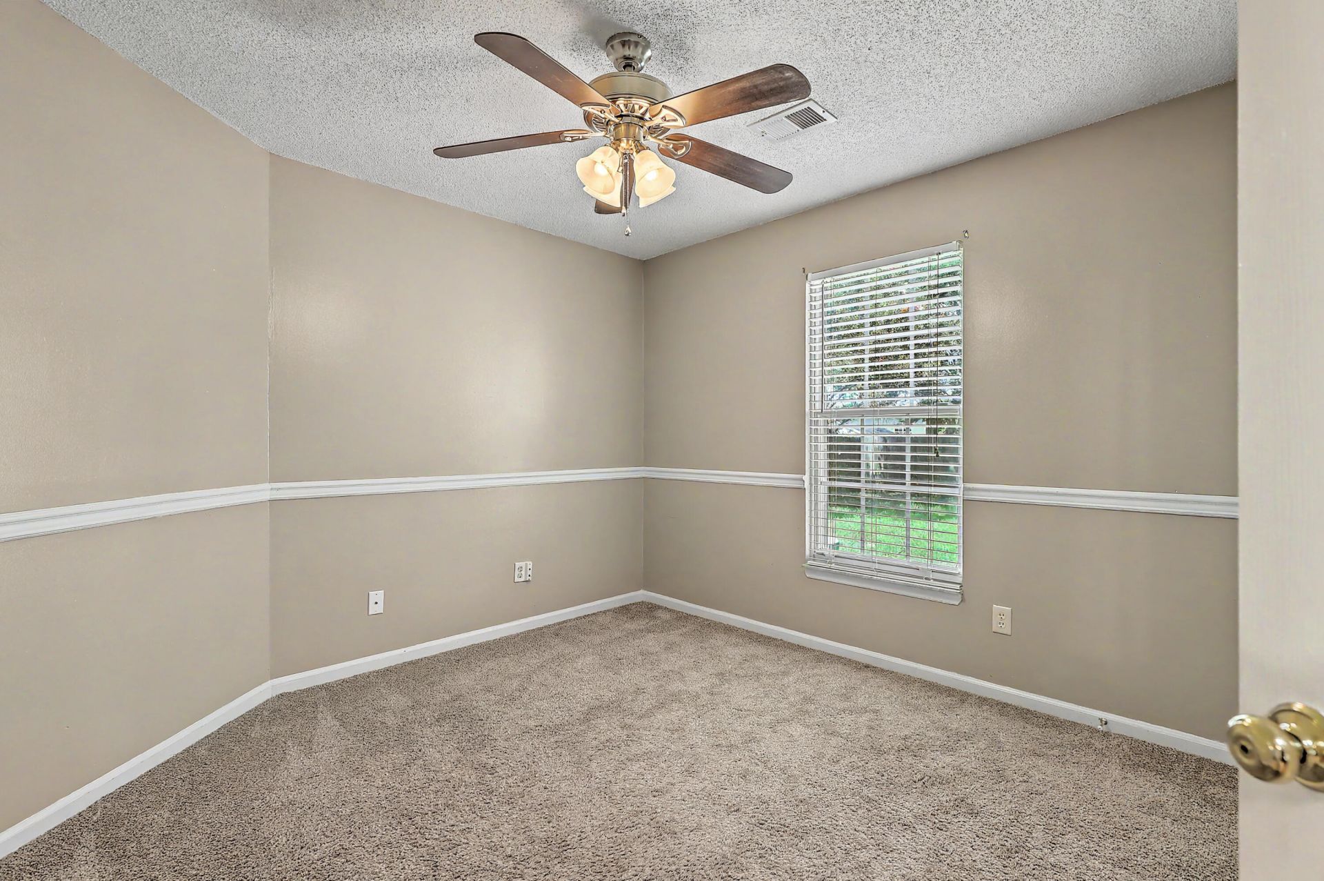 218 Okehampton Drive Photo 24