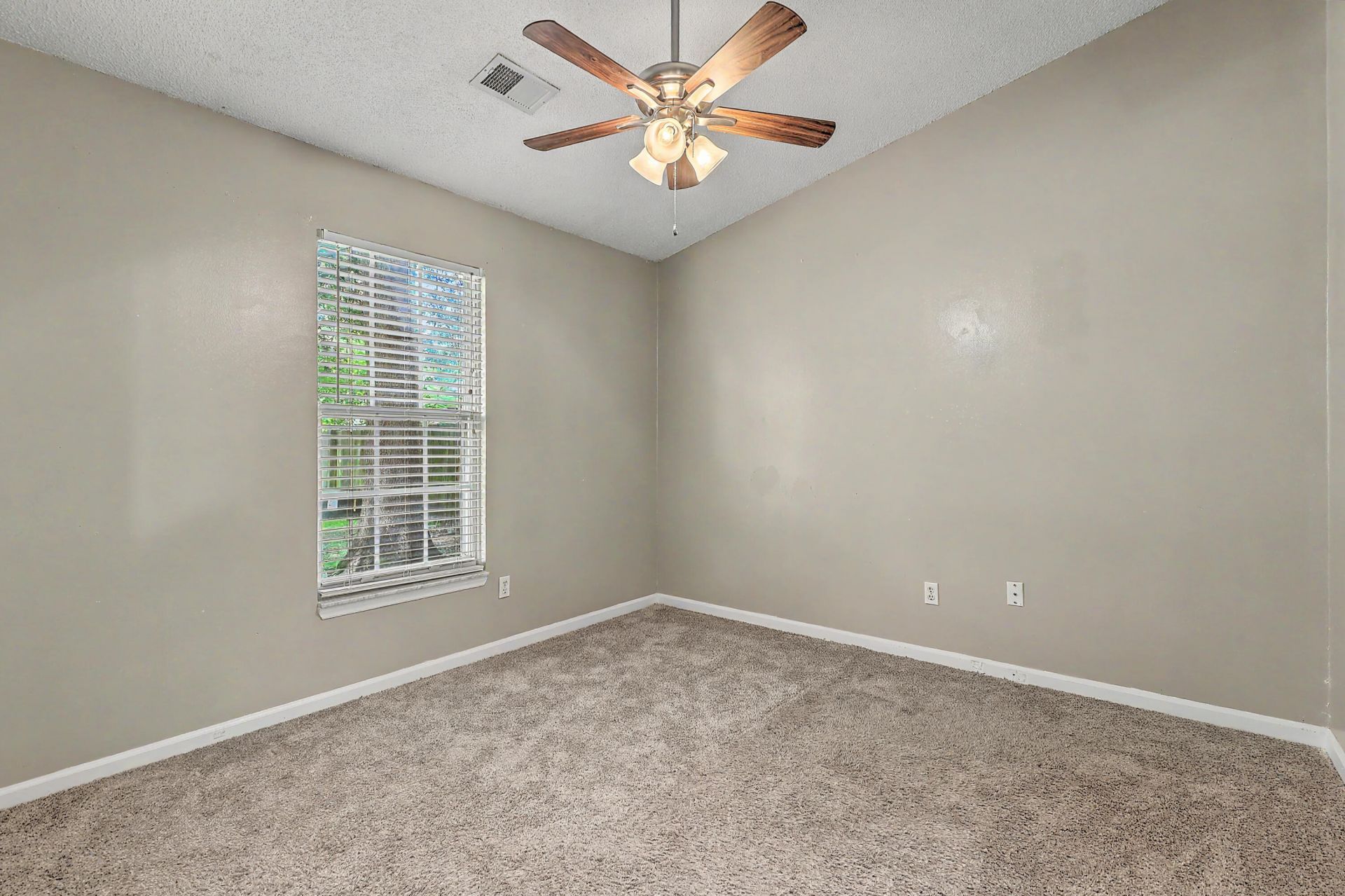 218 Okehampton Drive Photo 25