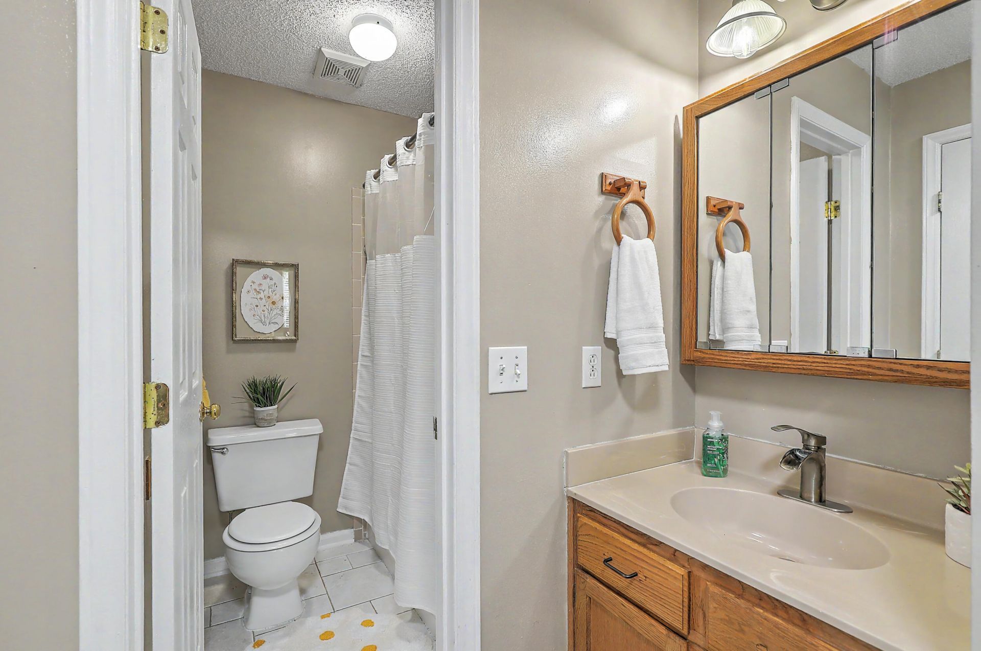 218 Okehampton Drive Photo 26