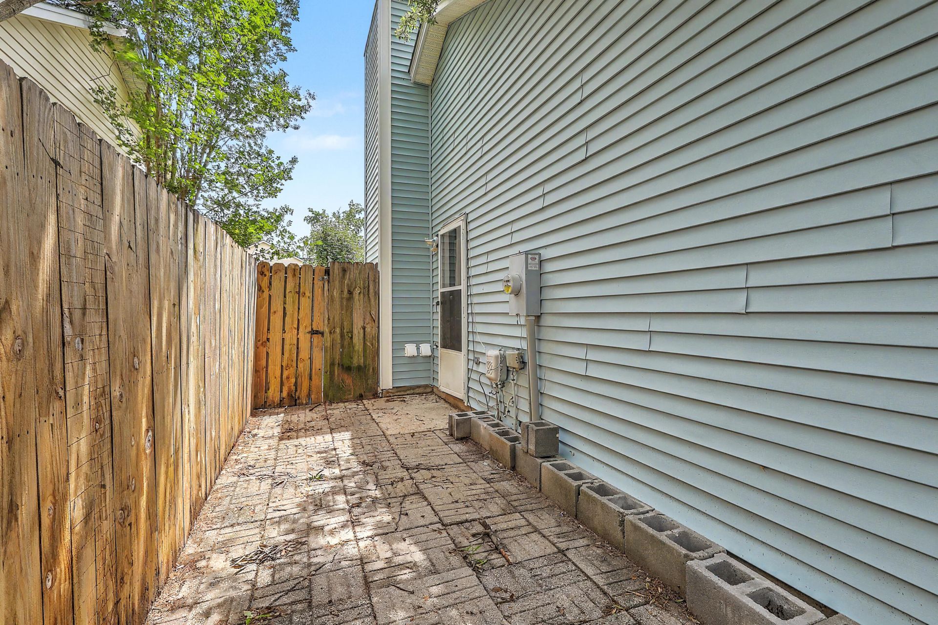 218 Okehampton Drive Photo 27