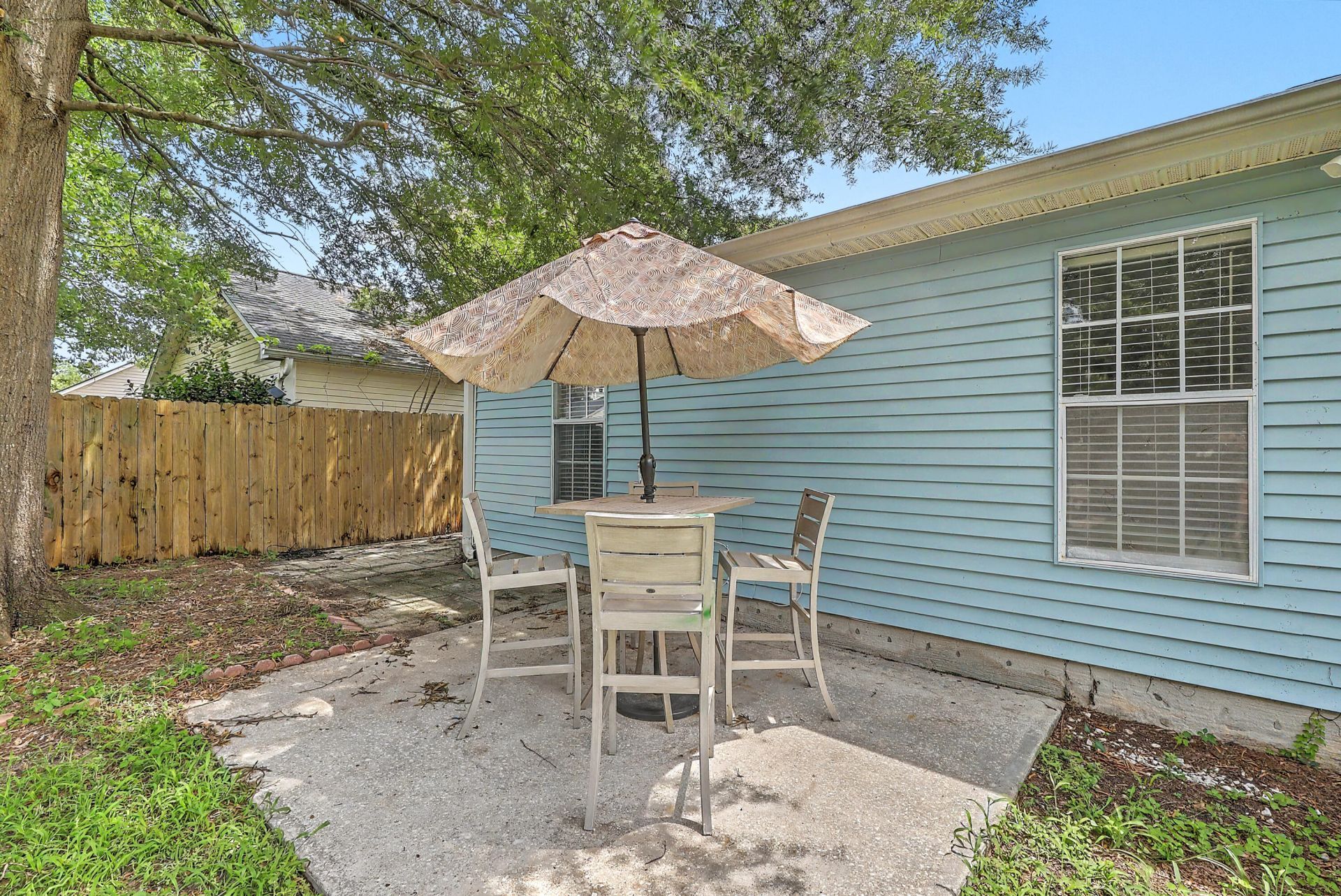 218 Okehampton Drive Photo 28