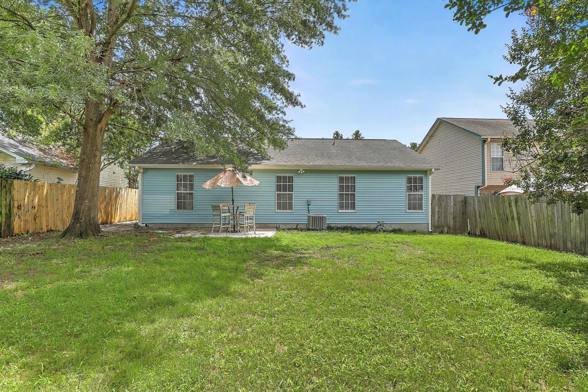 218 Okehampton Drive Photo 31