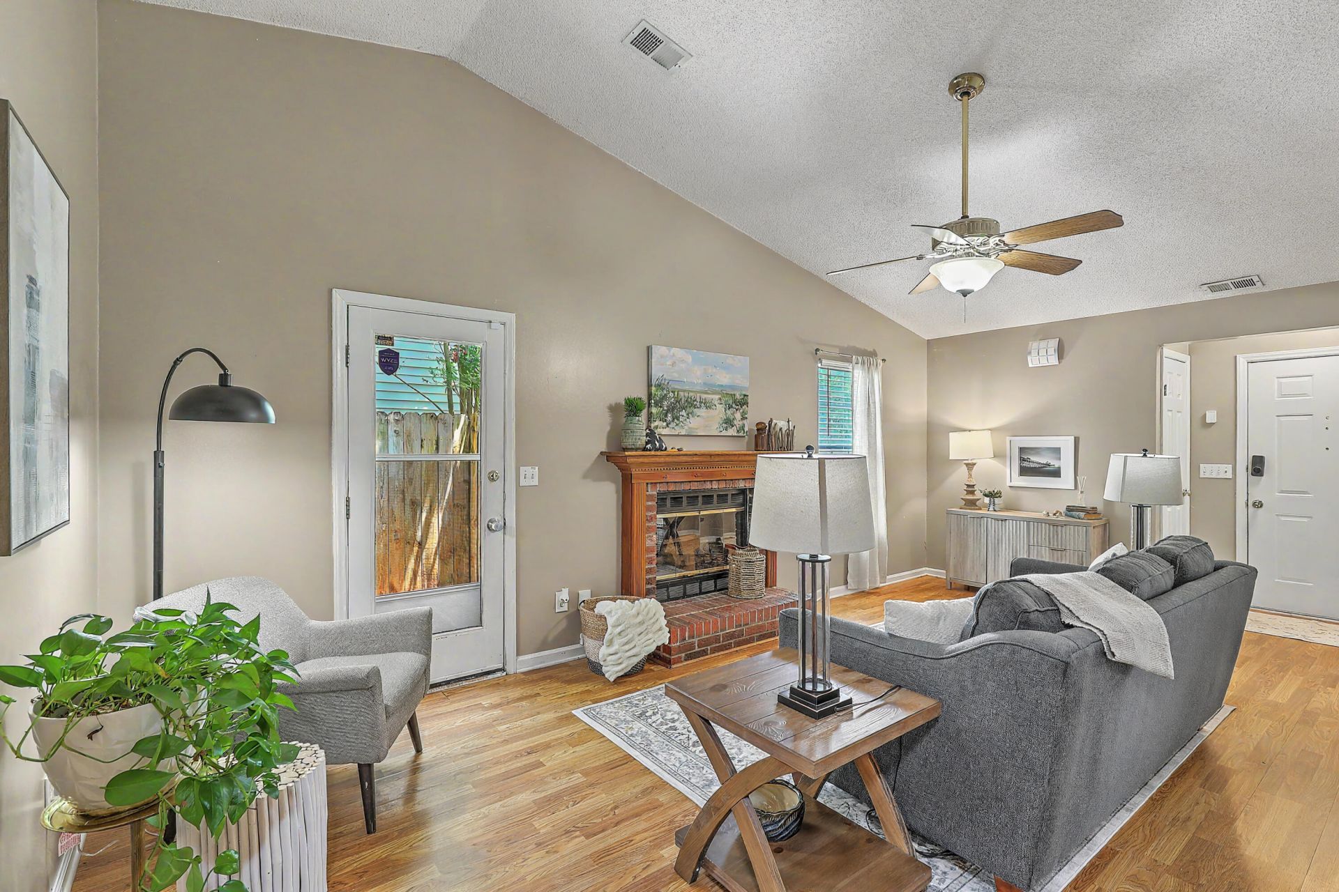 218 Okehampton Drive Photo 8