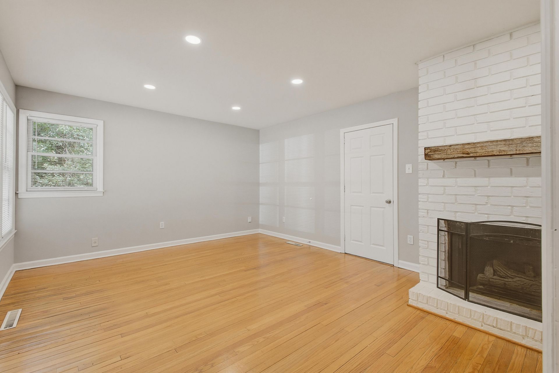114 Live Oak Road Photo 6
