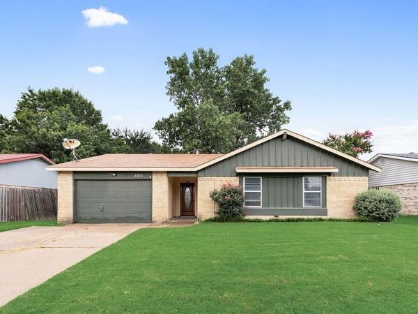 7013 Lincolnshire Lane, North Richland Hills, TX 76182