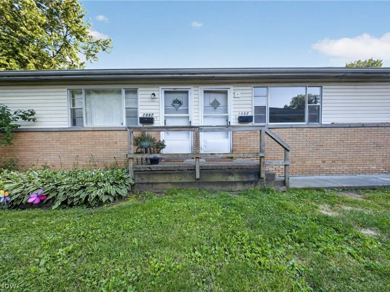 1095 Saint Michaels Avenue, Akron, OH 44320 Photo 1
