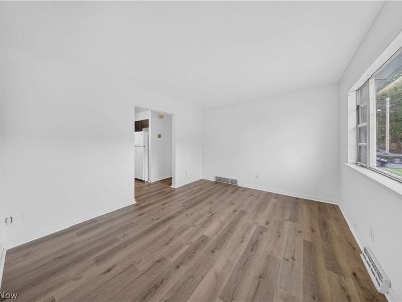 1095 Saint Michaels Avenue, Akron, OH 44320 Photo 6