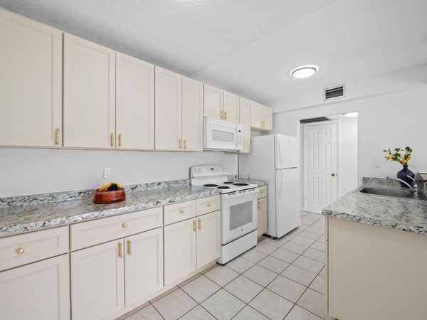 5190 E Sabal Palm Boulevard, Unit 209, Tamarac, FL 33319