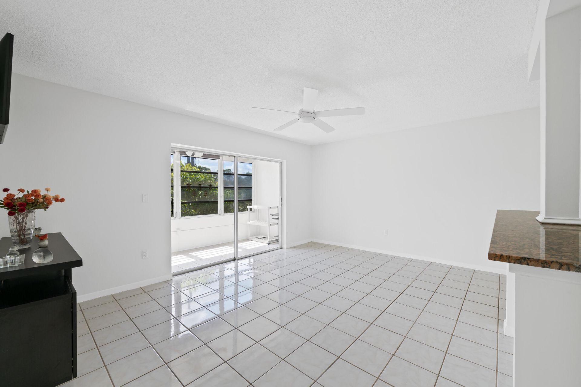 5190 E Sabal Palm Boulevard, Unit 209, Tamarac, FL 33319 Photo