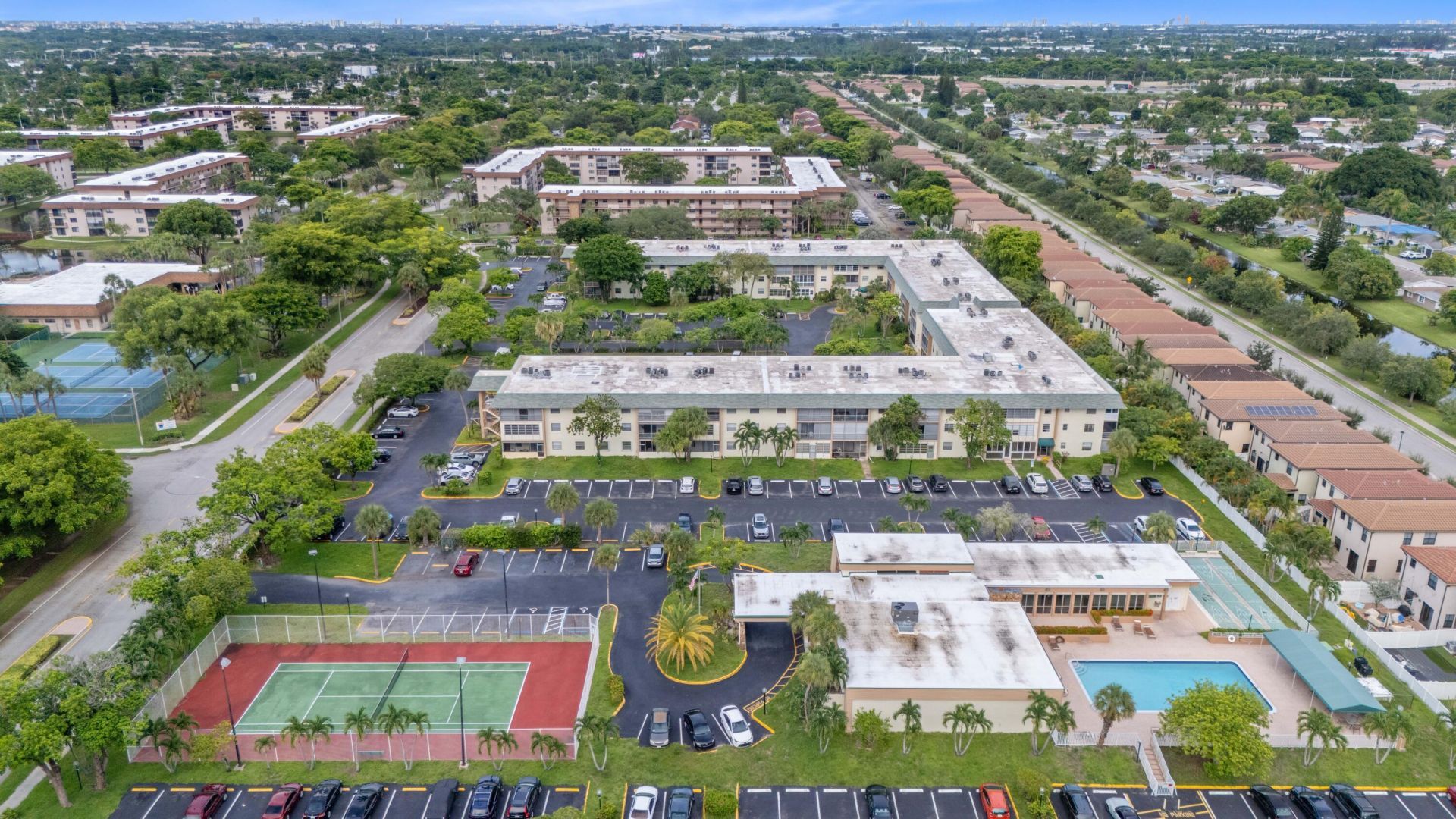 5190 E Sabal Palm Boulevard, Unit 209, Tamarac, FL 33319 Photo