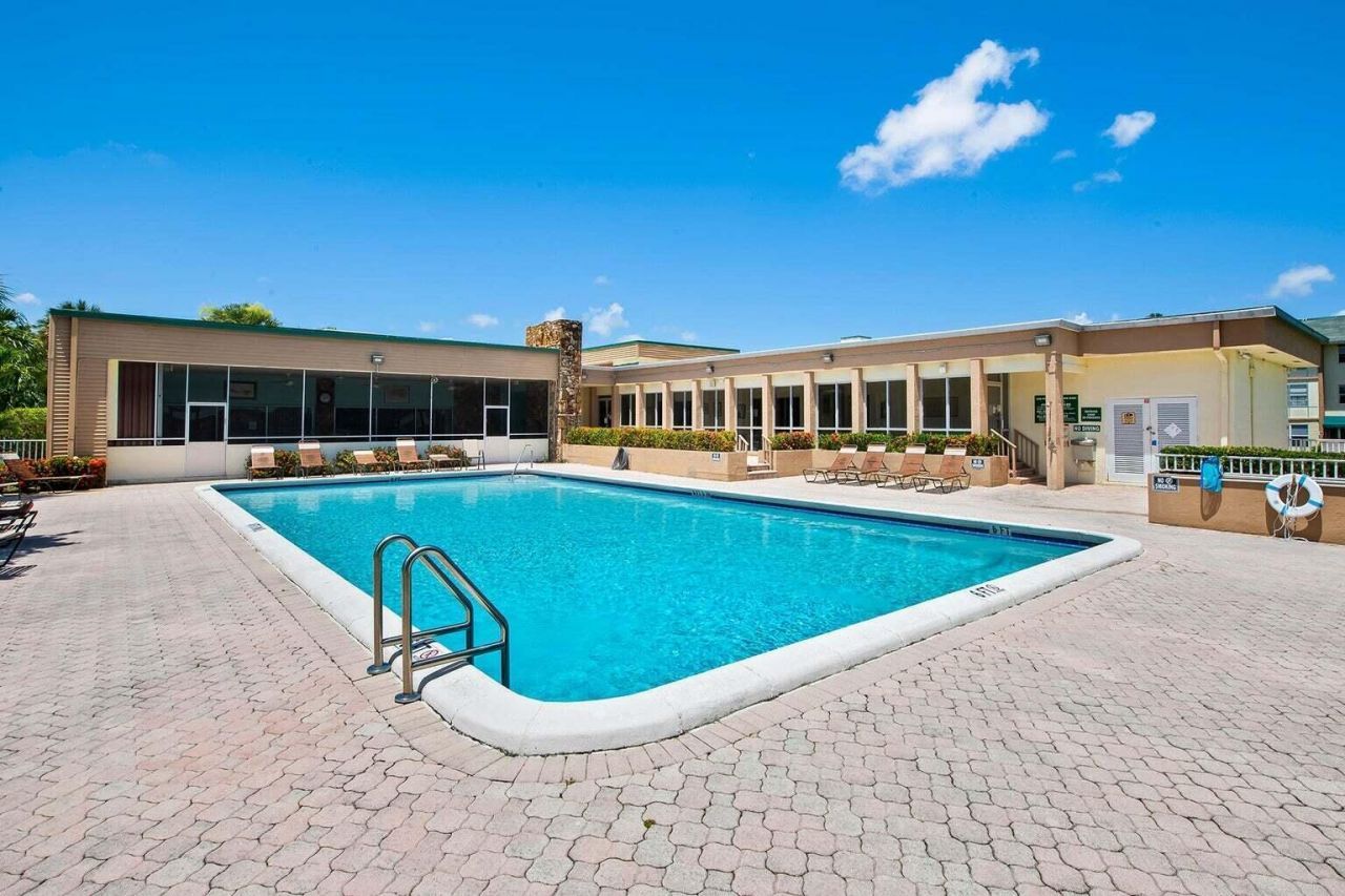 5190 E Sabal Palm Boulevard, Unit 209, Tamarac, FL 33319 Photo