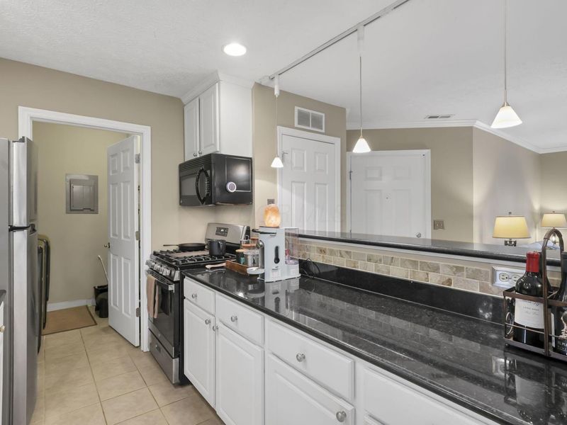 5315 Stonemeadow, Unit D, Columbus, OH 43220 Photo 15