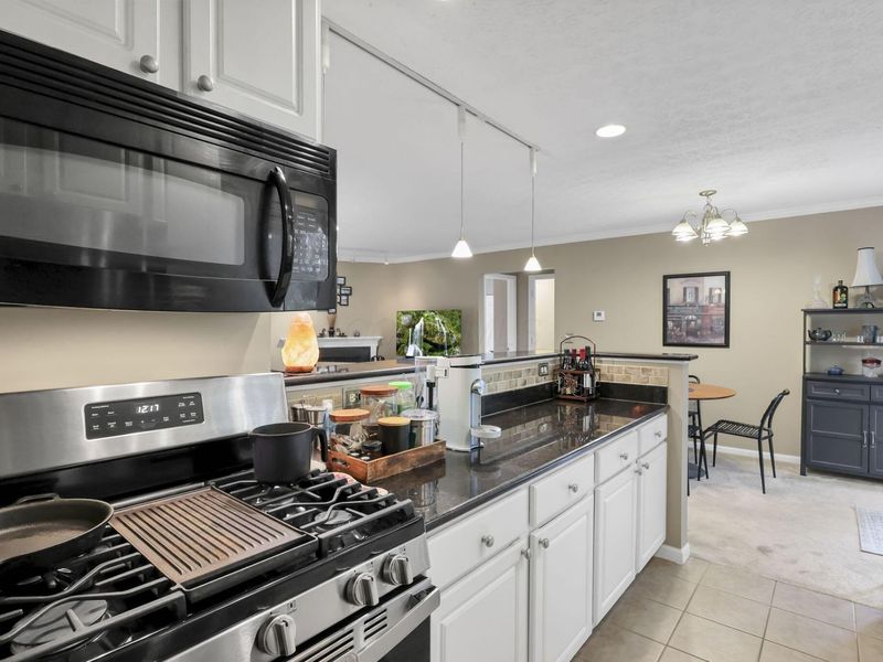 5315 Stonemeadow, Unit D, Columbus, OH 43220 Photo 16