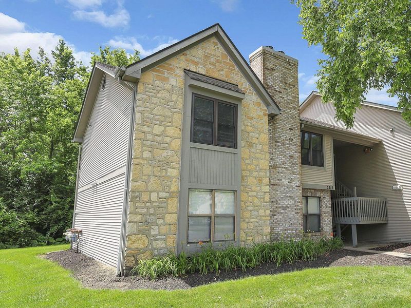 5315 Stonemeadow, Unit D, Columbus, OH 43220 Photo 2