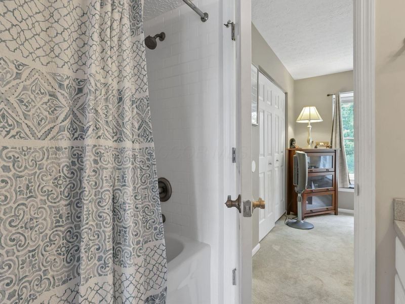 5315 Stonemeadow, Unit D, Columbus, OH 43220 Photo 27