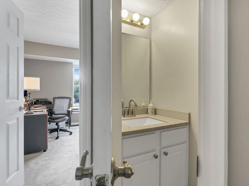 5315 Stonemeadow, Unit D, Columbus, OH 43220 Photo 31