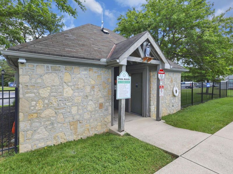 5315 Stonemeadow, Unit D, Columbus, OH 43220 Photo 34