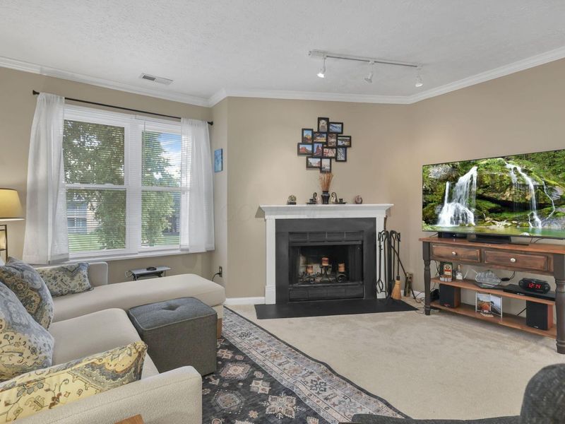 5315 Stonemeadow, Unit D, Columbus, OH 43220 Photo 4